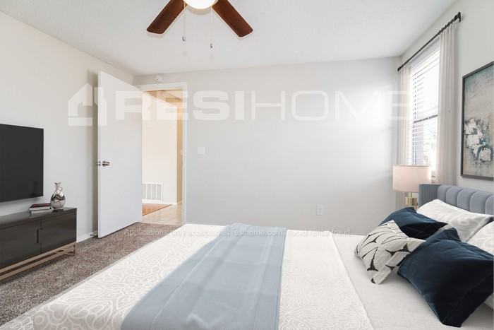 1104 Sw 102nd St - Photo 7 of 17