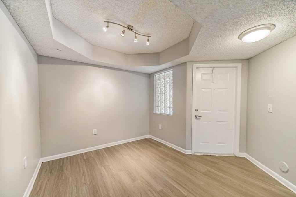 1801–1827 SW 102nd Ave - Photo 5 of 10