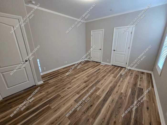 305 Sherwood Boulevard - Photo 7 of 13