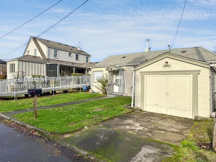 509 3rd St Sw - Photo 3 of 31