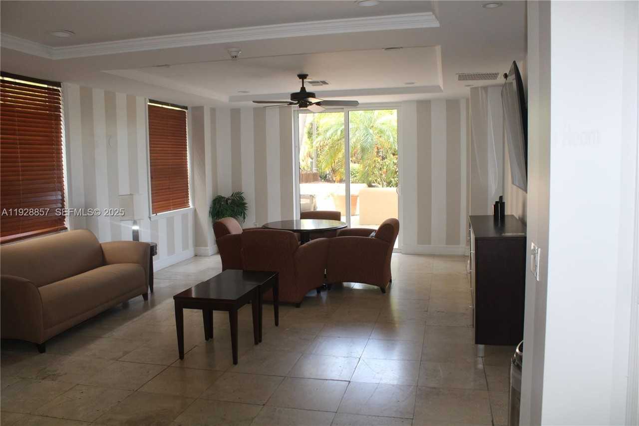 520 Southeast 5 Avenue - Photo 6 of 7