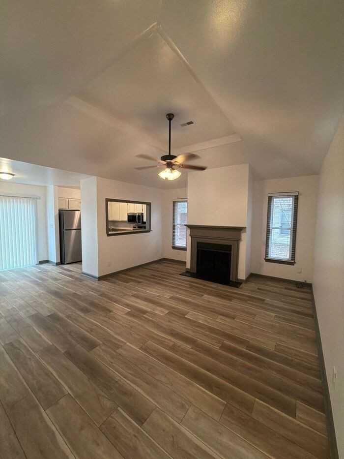 10500 Bay Pointe Court - Photo 3 of 19