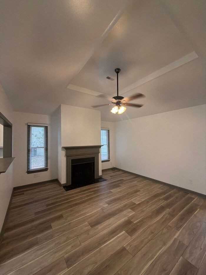 10500 Bay Pointe Court - Photo 4 of 19