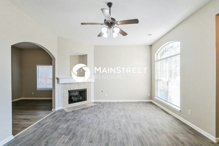 10092 Mill Hill Avenue - Photo 3 of 16