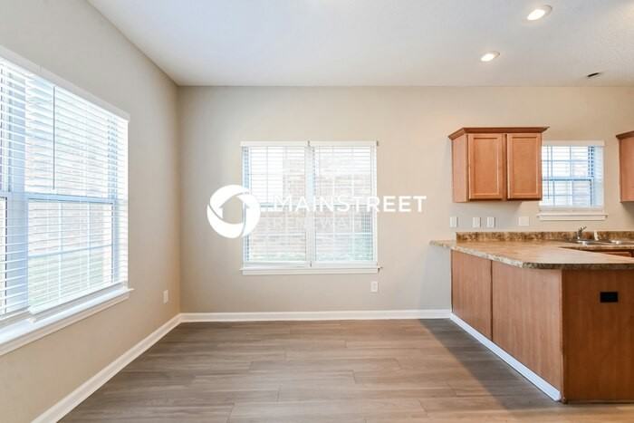 10092 Mill Hill Avenue - Photo 6 of 16