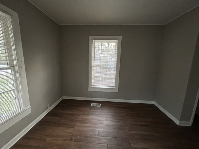 3309 Alabama Avenue Northeast - Photo 6 of 10