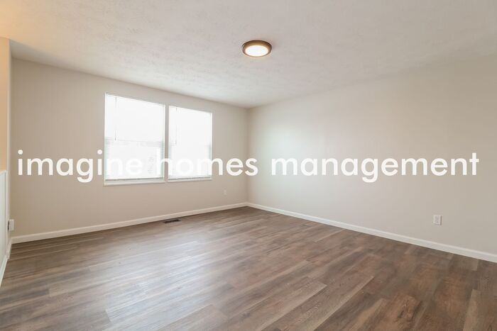 664 Cedardale Drive - Photo 4 of 16