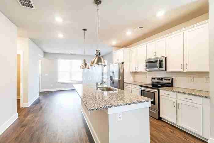 886 Valtek Drive - Photo 7 of 32