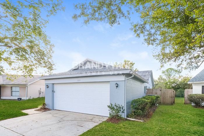 1019 Wainwright Drive - Photo 2 of 20