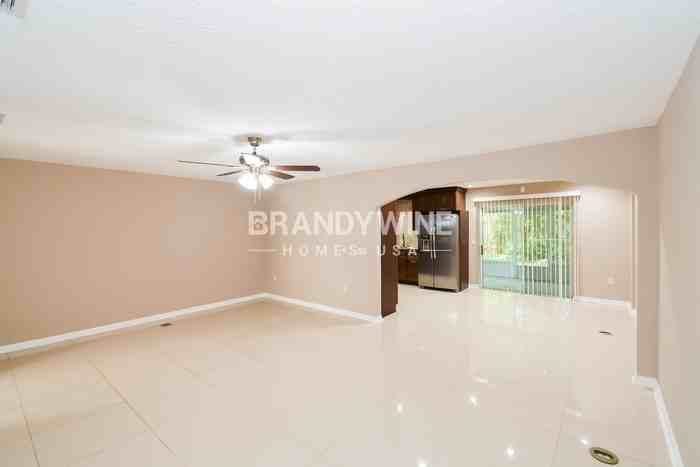 11856 Lake Bend Circle - Photo 4 of 20