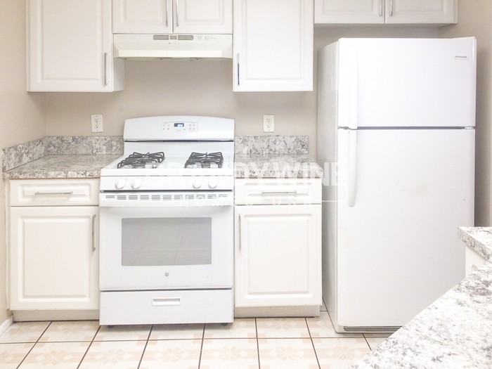 2510 East Curtis Street - Photo 6 of 16