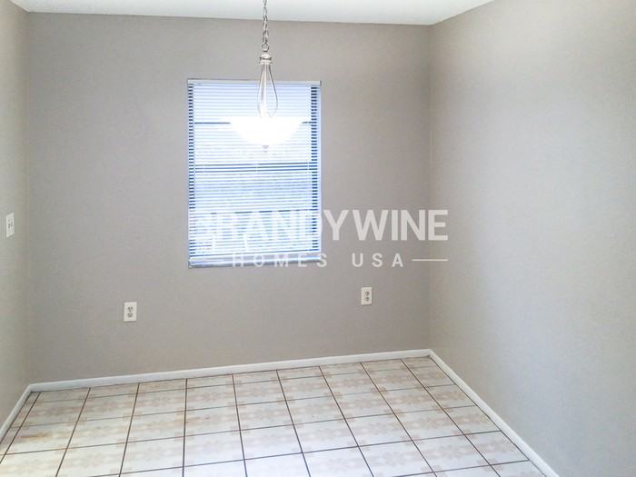 2510 East Curtis Street - Photo 7 of 16