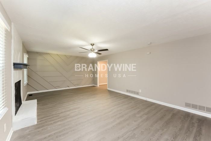 100 Crawford Circle - Photo 3 of 20