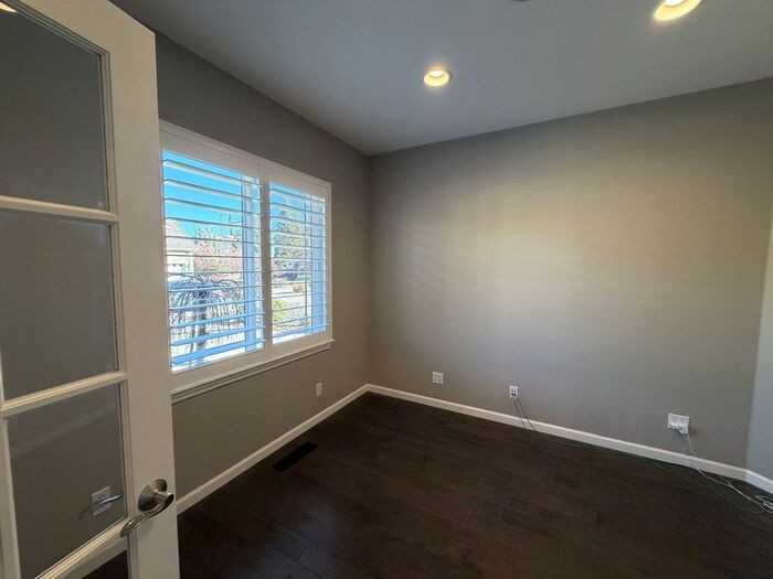 1199 Manzanita Ln - Photo 3 of 50