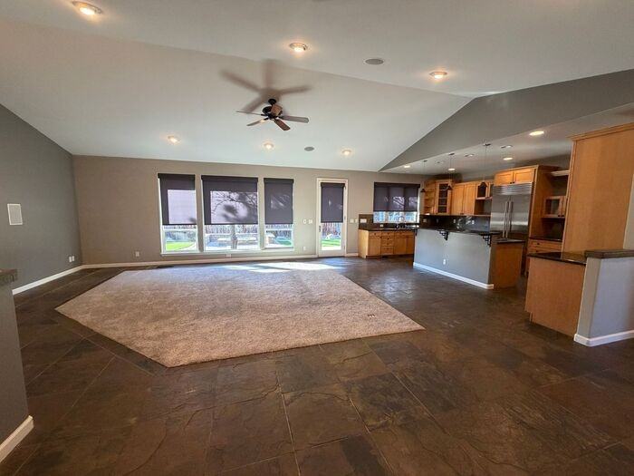 1199 Manzanita Ln - Photo 4 of 50