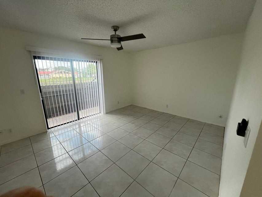 4423 Woodstock Drive - Photo 7 of 8