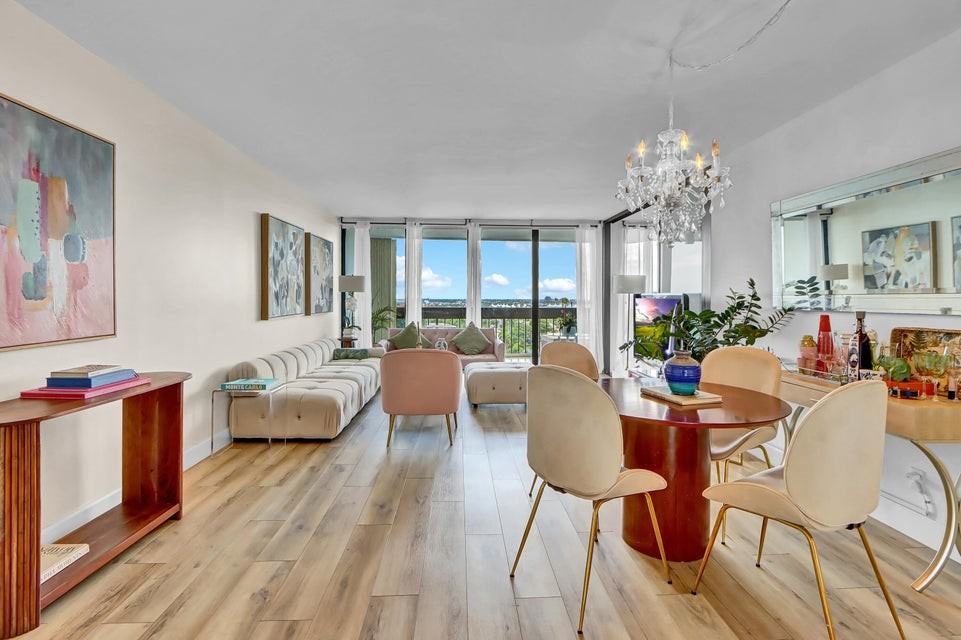 2000 Presidential Way - Photo 4 of 8