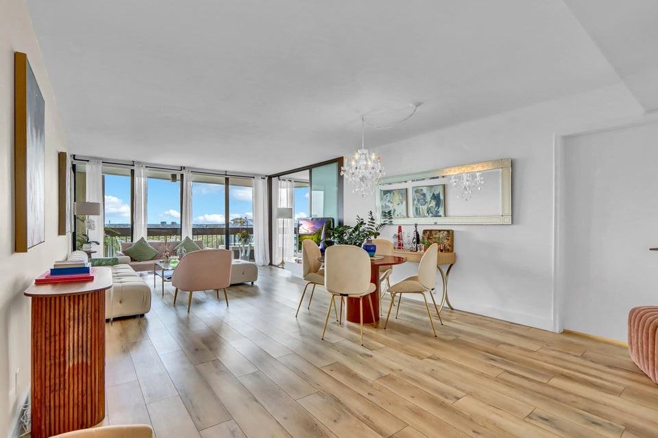 2000 Presidential Way - Photo 5 of 8