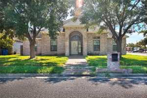 featured image of 3114 Paris Drive