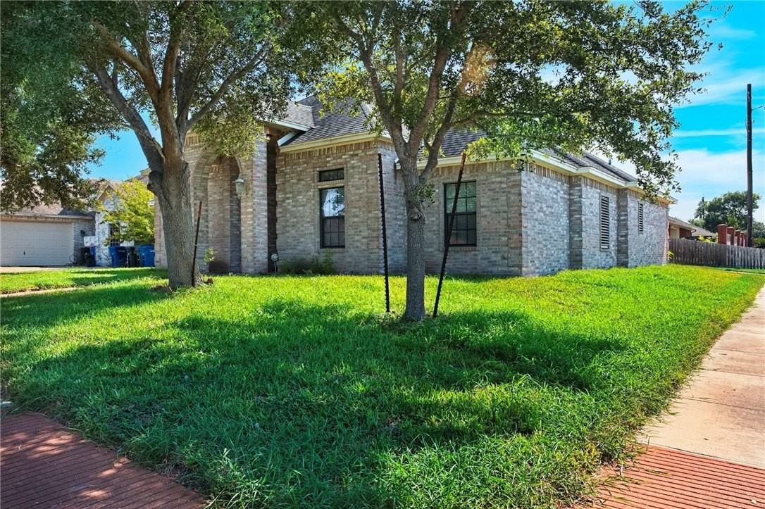 3114 Paris Drive - Photo 3 of 28