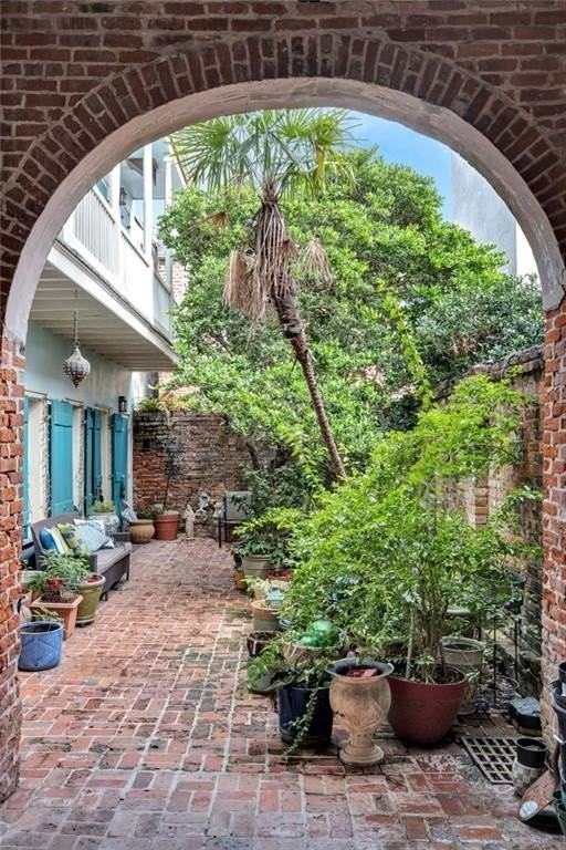 1029 Saint Peter Street - Photo 2 of 20