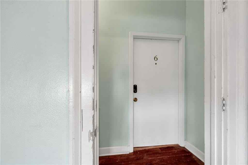 1029 Saint Peter Street - Photo 4 of 20