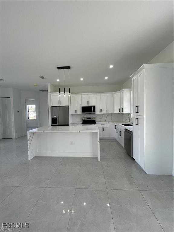 3611 34th Street Southwest - Photo 3 of 12