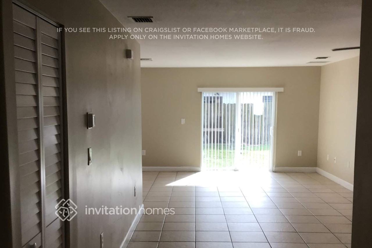 13412 Southwest 255th Terrace - Photo 3 of 9