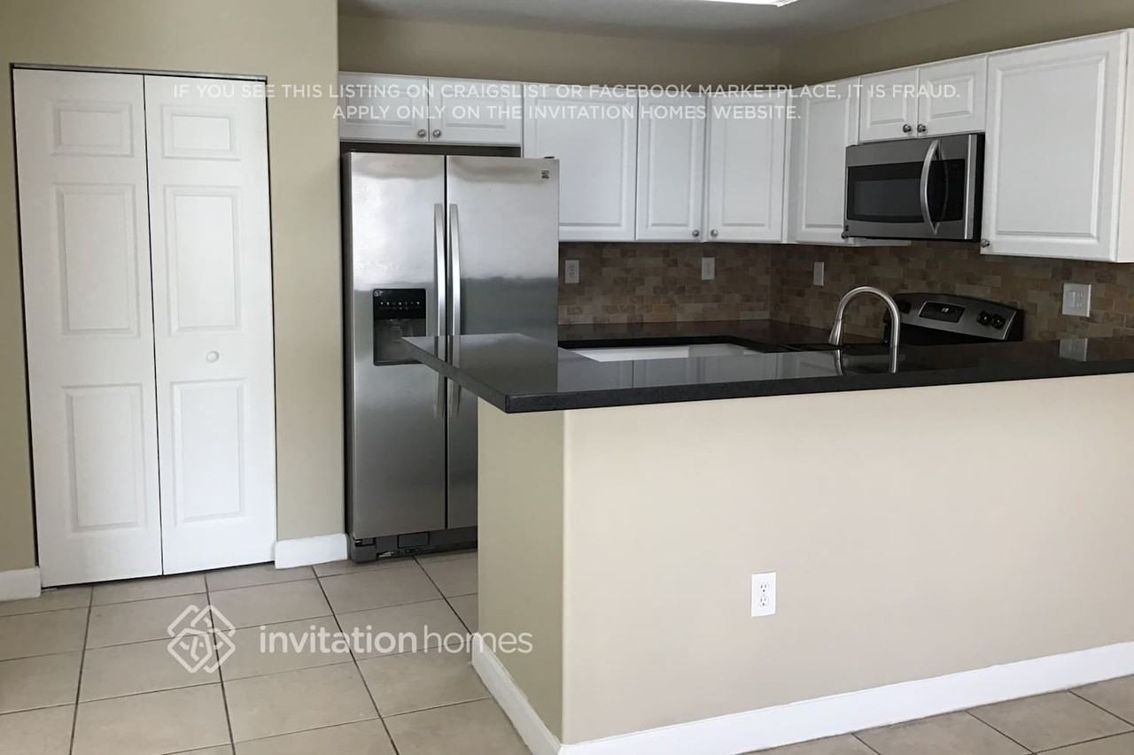 13412 Southwest 255th Terrace - Photo 5 of 9