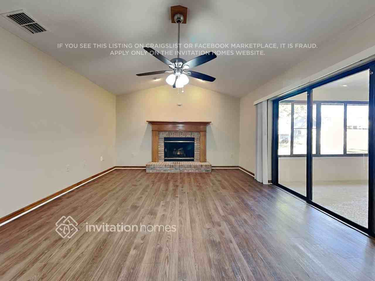 1060 Colony Arms Drive - Photo 3 of 20