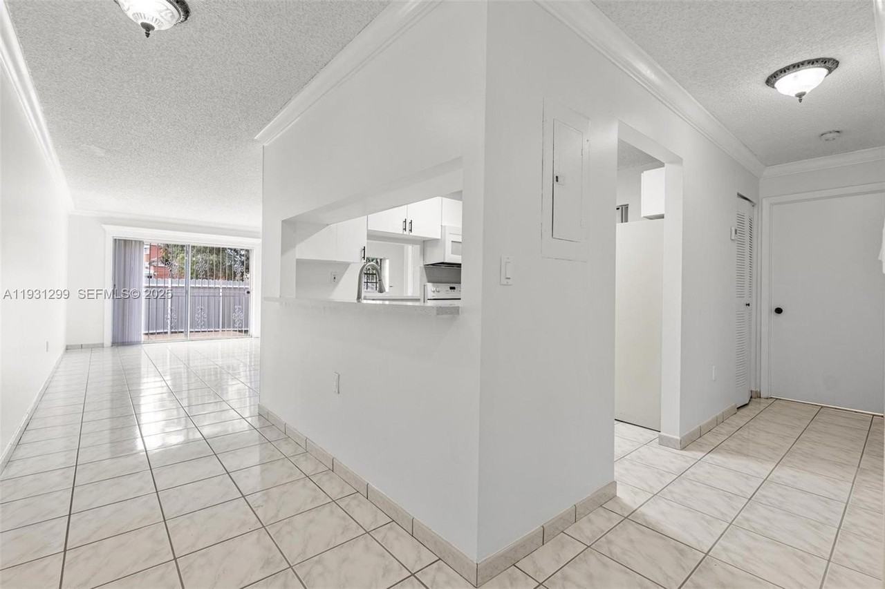 12450 Nw 7th Ln - Photo 4 of 21