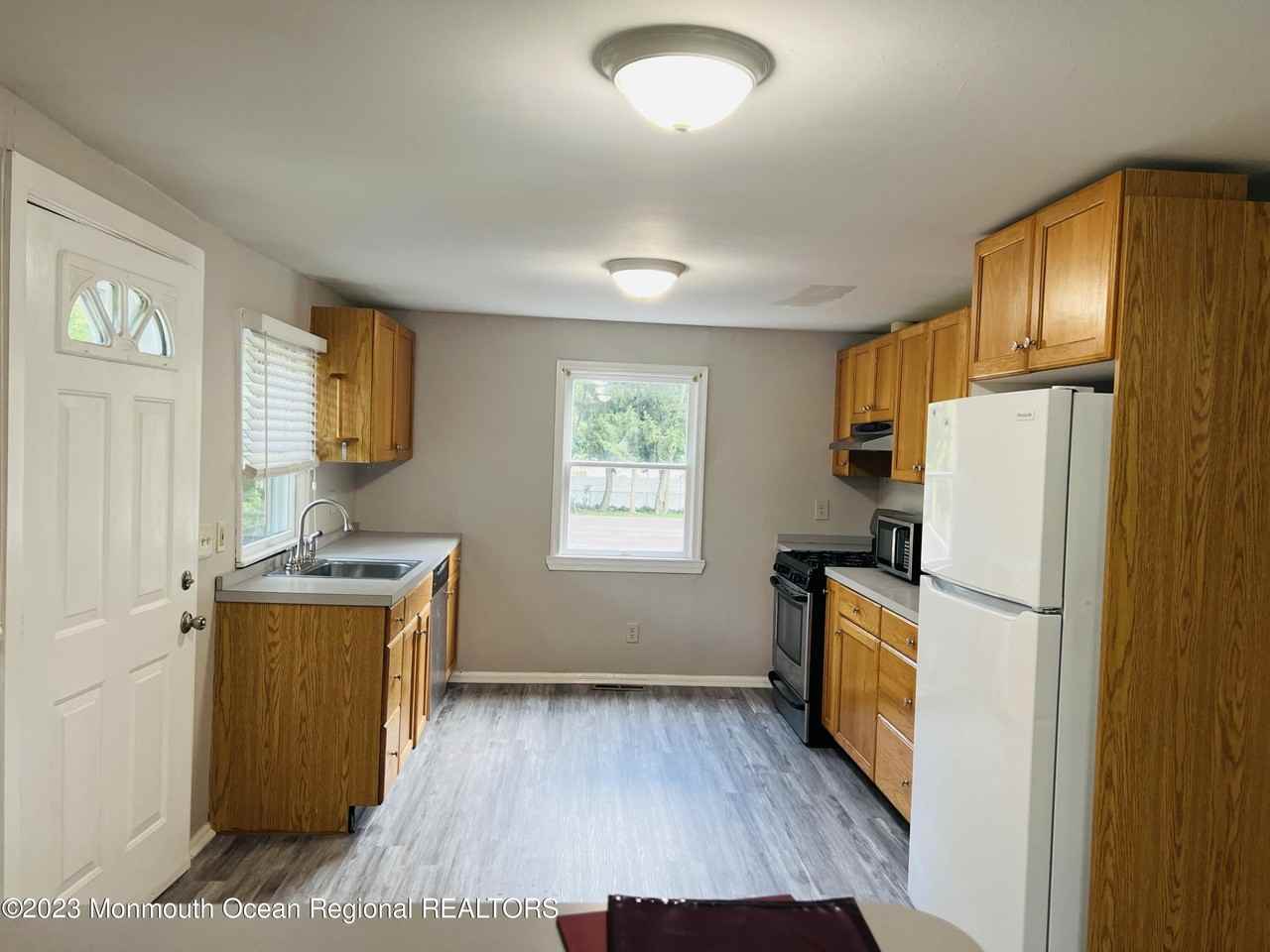 36 Mundy Avenue - Photo 2 of 16