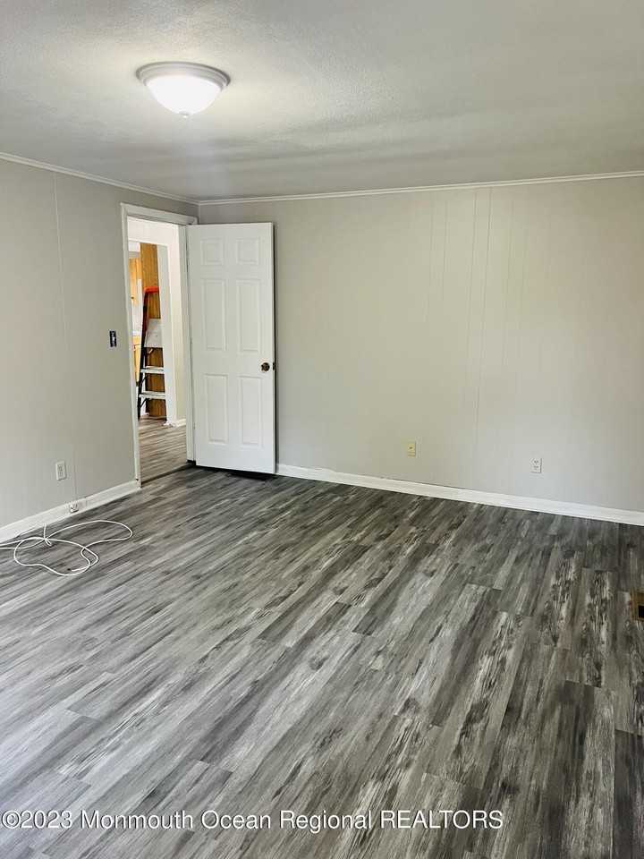 36 Mundy Avenue - Photo 7 of 16