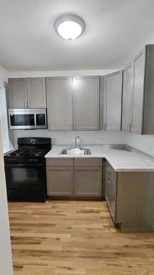 1101 North Avers Avenue #1 - Photo 5 of 9