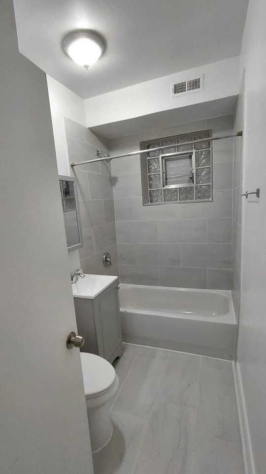 1101 North Avers Avenue #1 - Photo 7 of 9