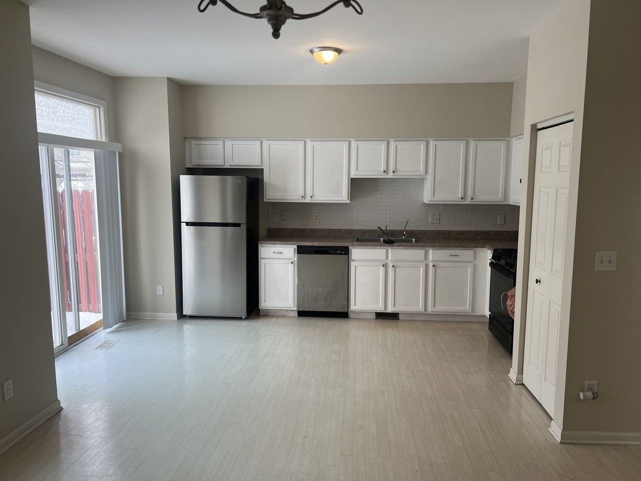 690 Zachary Drive - Photo 4 of 13