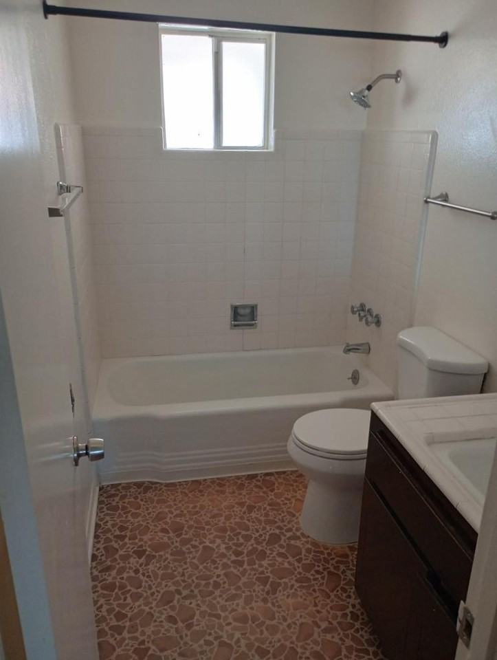 13239 South Laredo Road #B - Photo 2 of 5