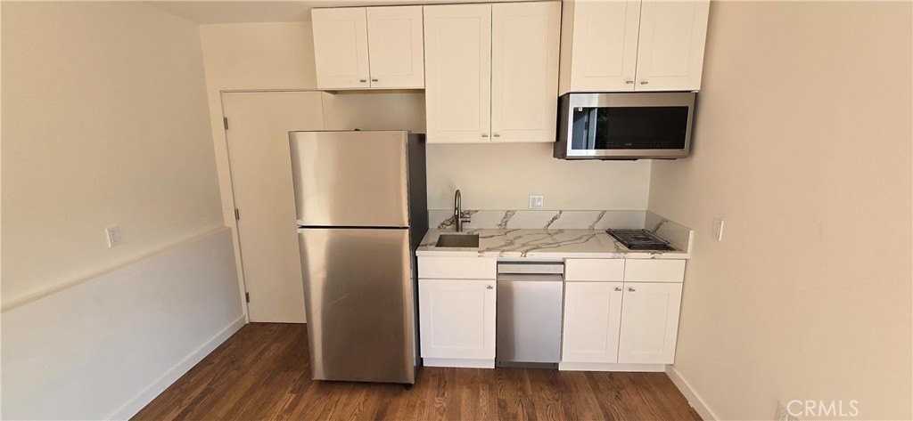 2756 Locksley Pl - Photo 4 of 21