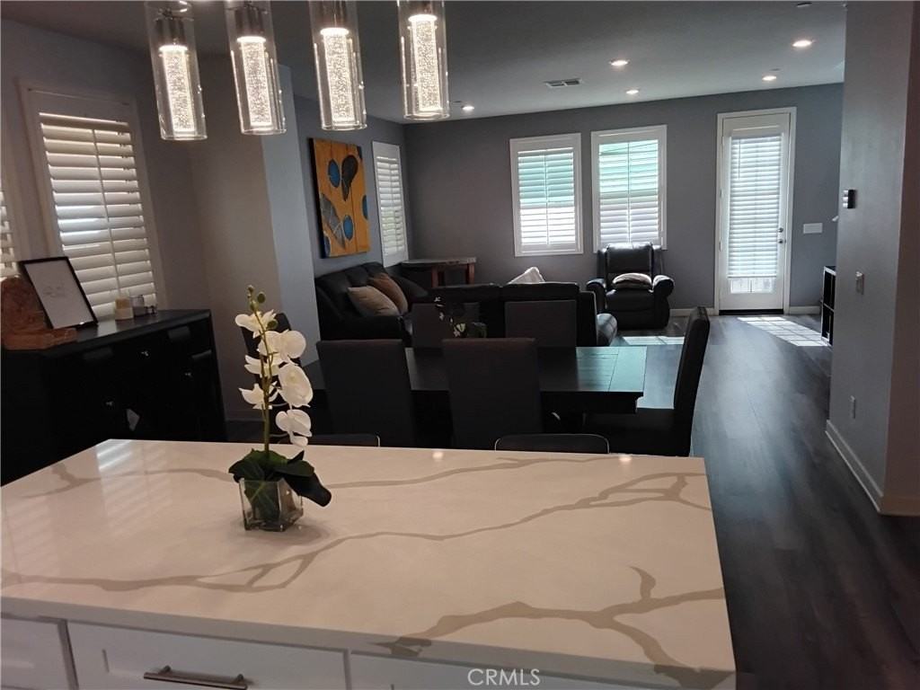 524 South Harbor Boulevard - Photo 3 of 14