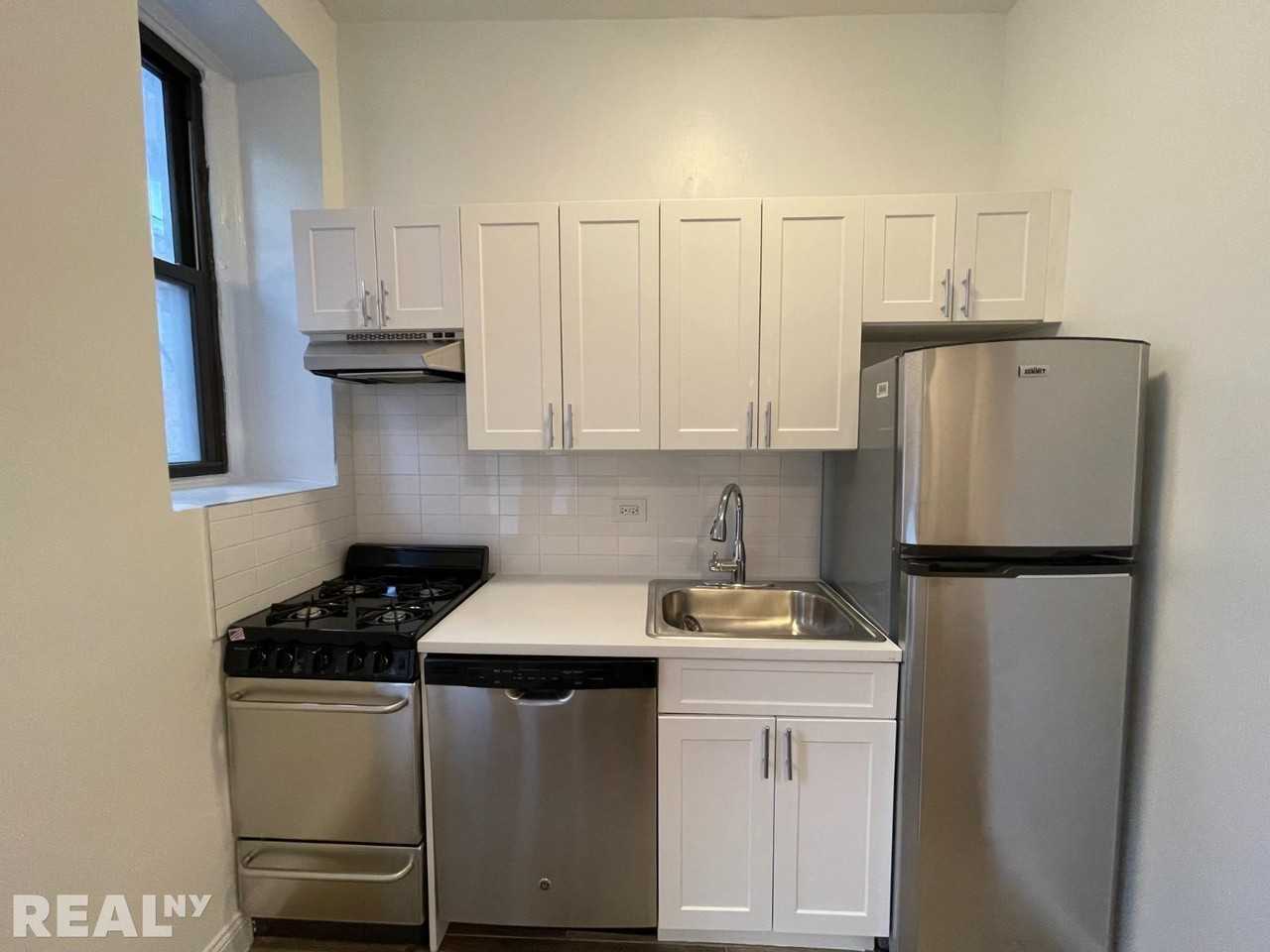 171 East 88th Street #3A - Photo 2 of 3