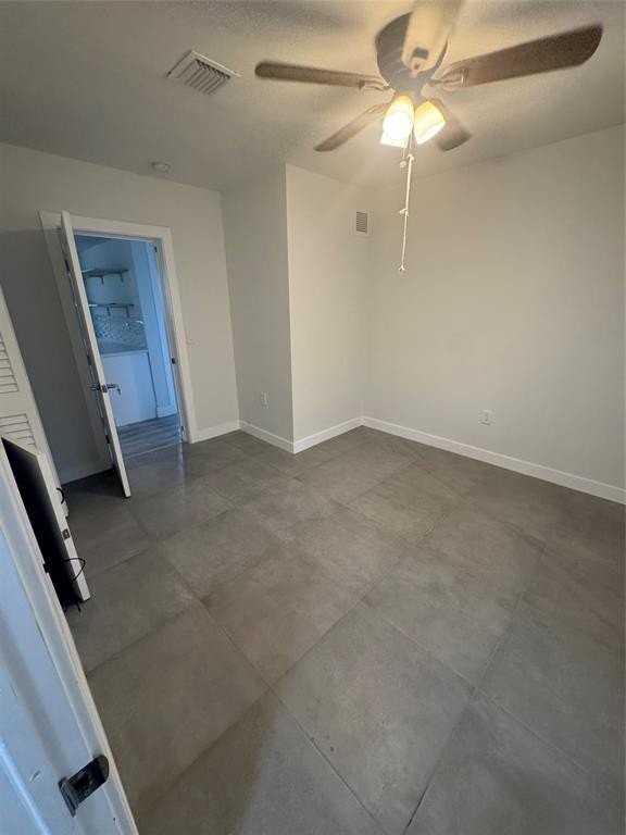 4551 Northwest 12th Street - Photo 4 of 21