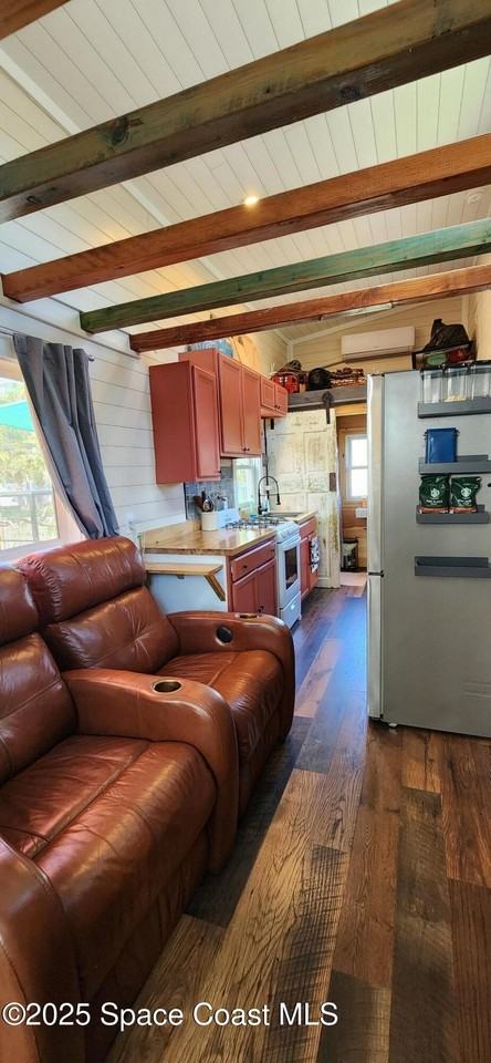 232 Flamingo Drive - Photo 4 of 14