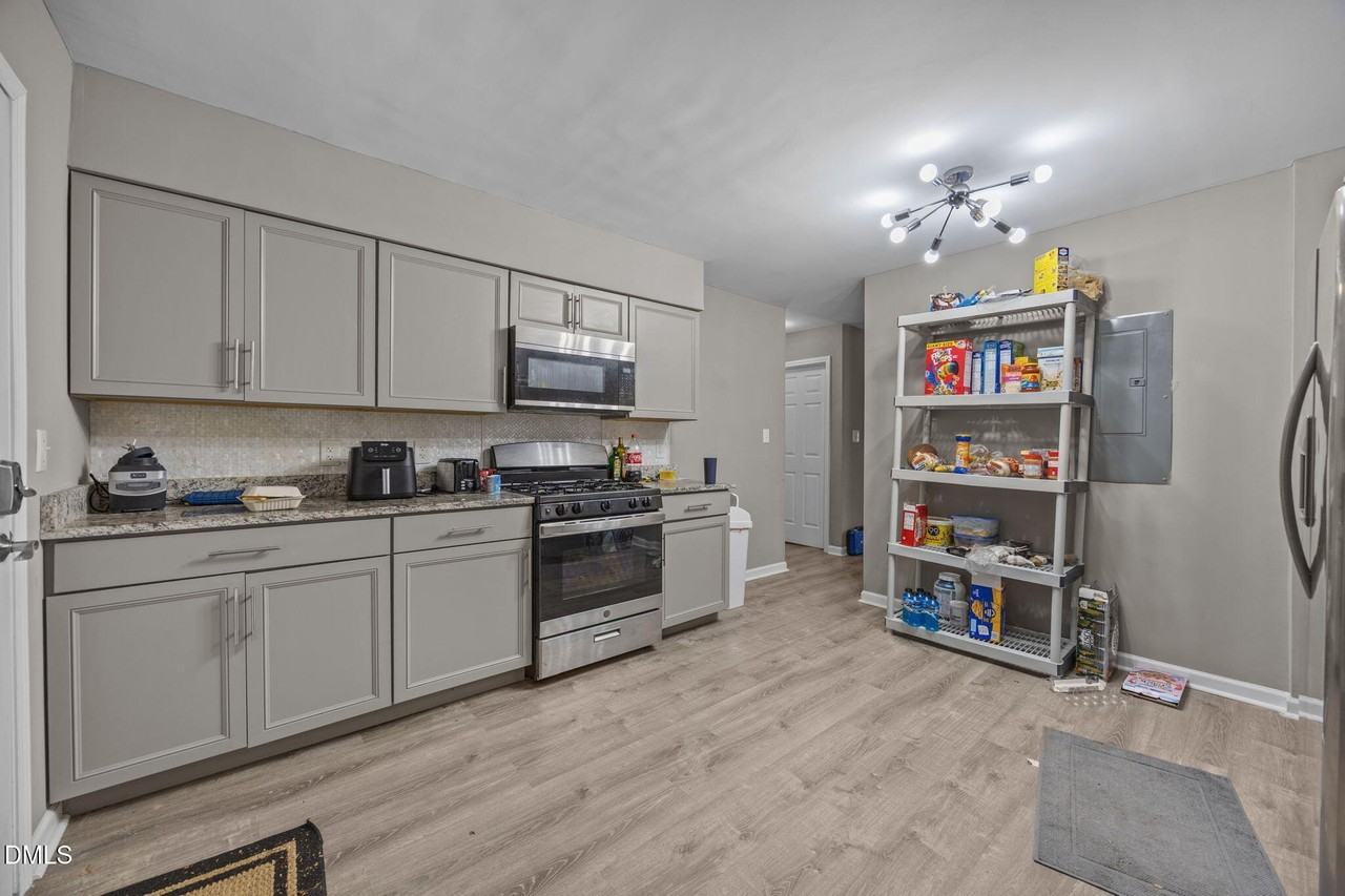 1508 Gorman St Apt 102 #102 - Photo 3 of 25