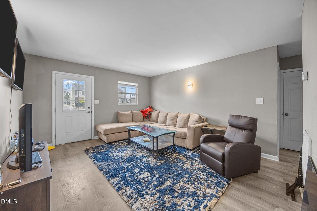 1508 Gorman St Apt 102 #102 - Photo 4 of 25