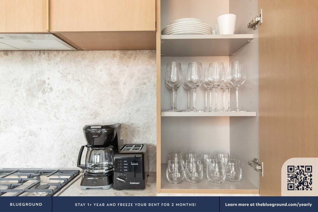 655 Union Street - Photo 7 of 31