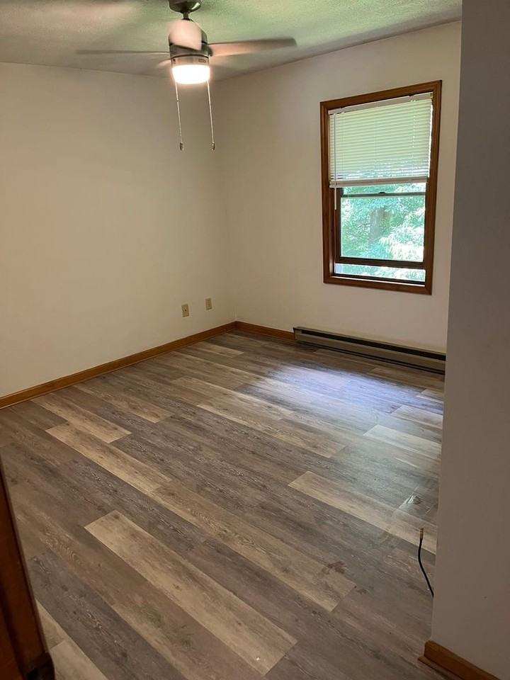 155 Knoles Haven Lane - Photo 4 of 10