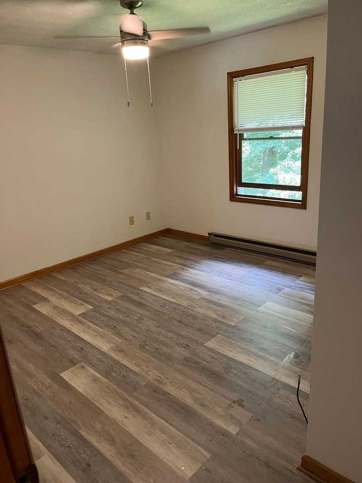 155 Knoles Haven Lane - Photo 5 of 10