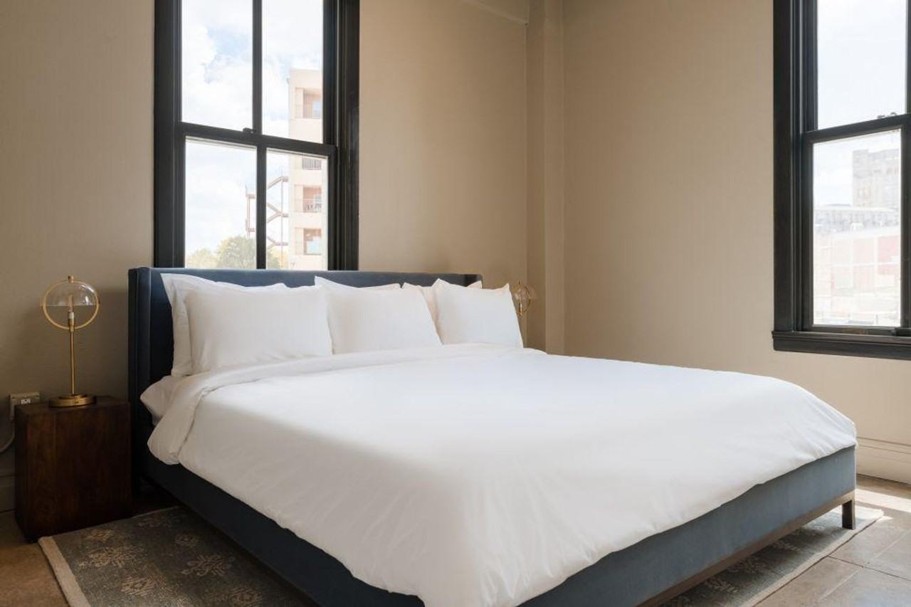 505 East Travis Street - Photo 3 of 23