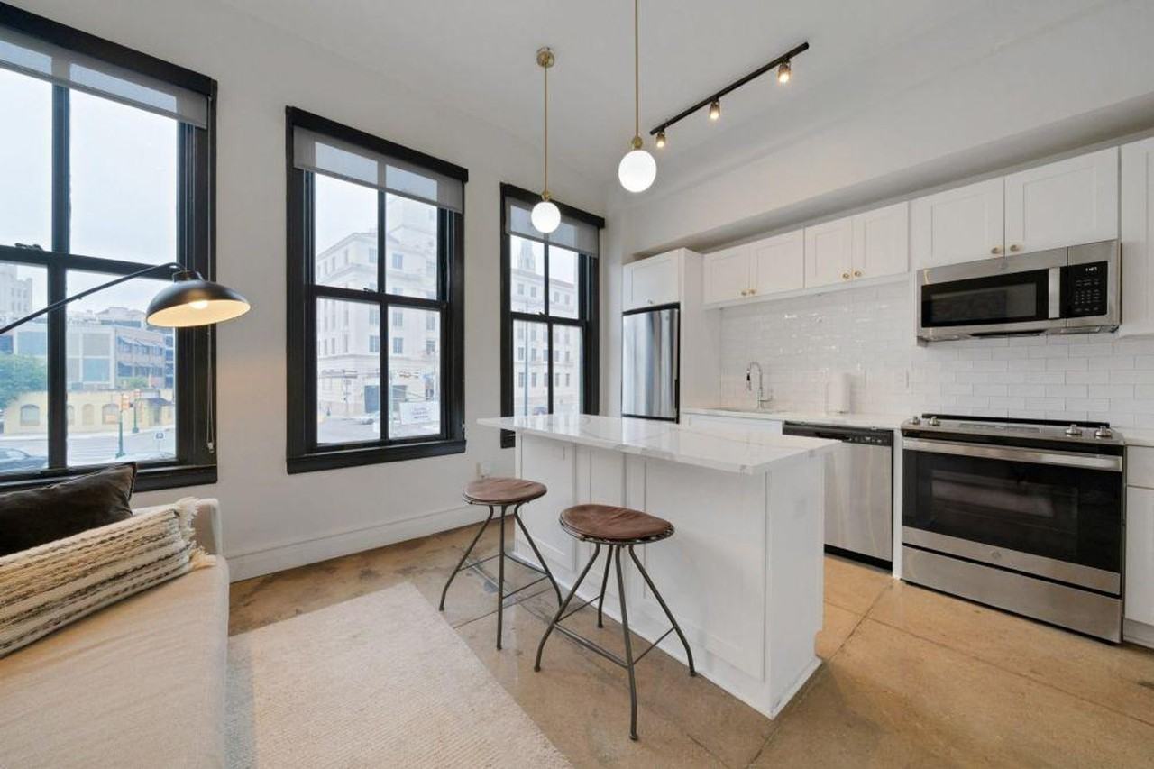 505 East Travis Street - Photo 4 of 23