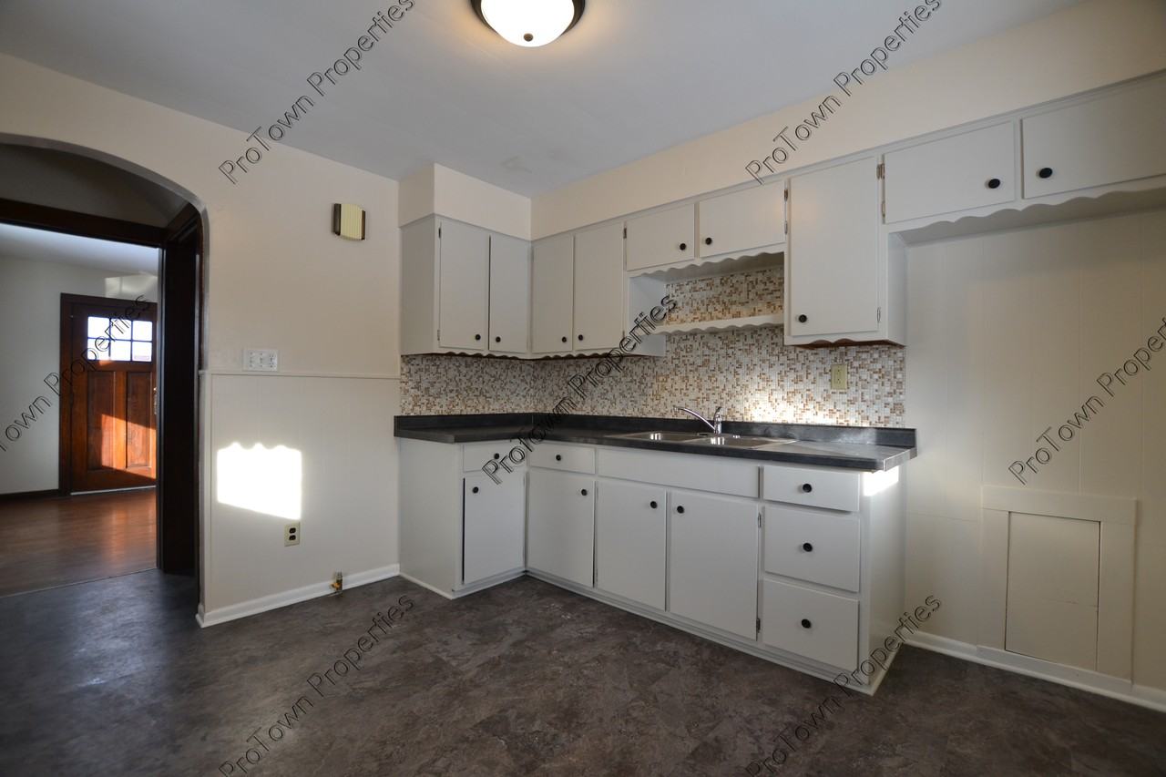 1314 Kinsey Avenue - Photo 3 of 9